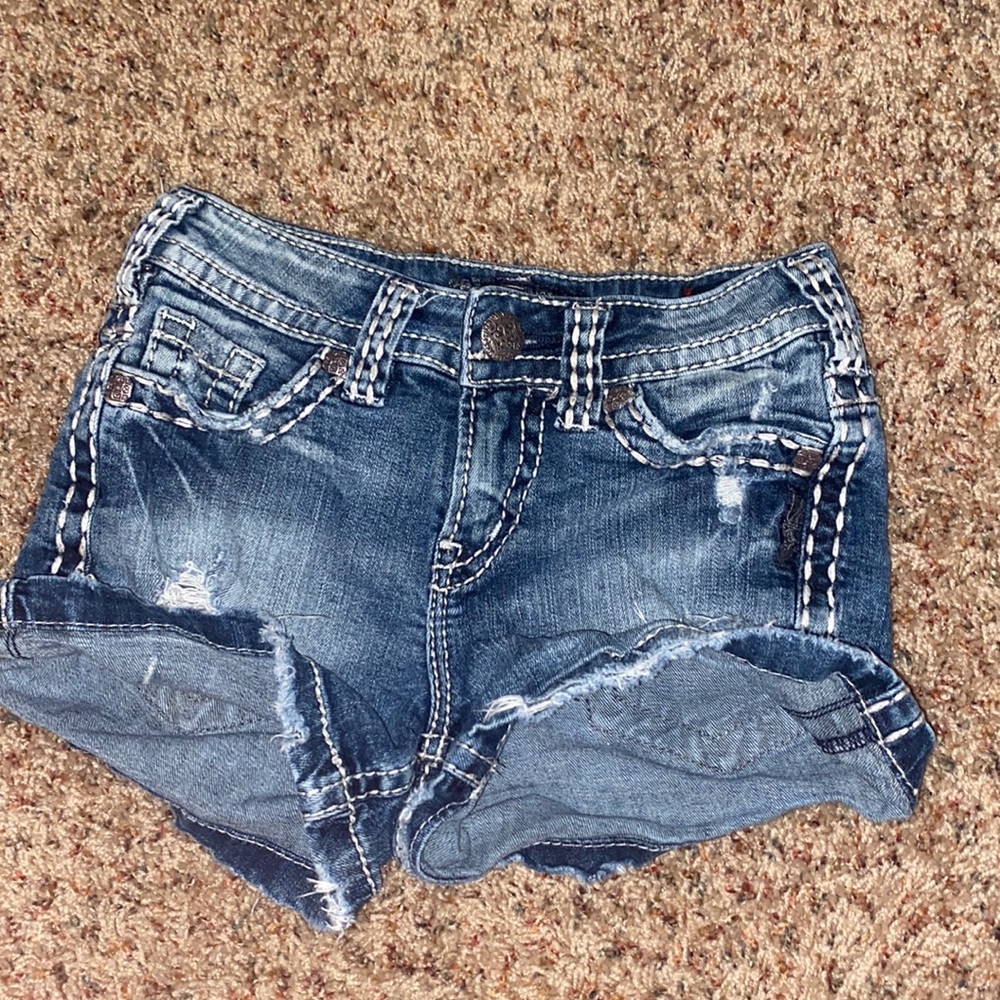 Size W24/L3 used jean shorts with stretchy waste